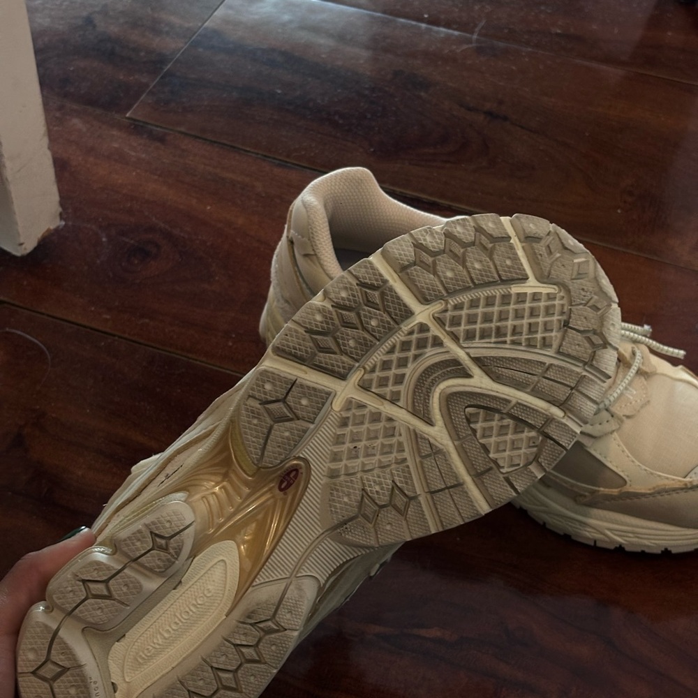 New Balance 2002R - Picture 3 of 6